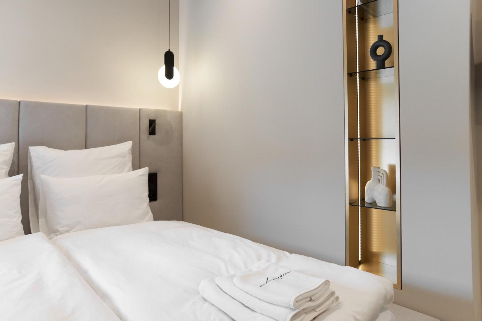 Hotel Laudon Úzhgorod Habitación foto